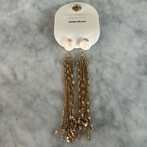 NWT FREE PEOPLE gold plated earrings, beautiful shells on top